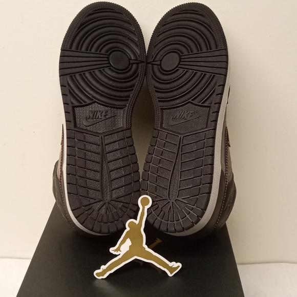 Air Jordan 1 mid SE BG - Picture 12 of 13